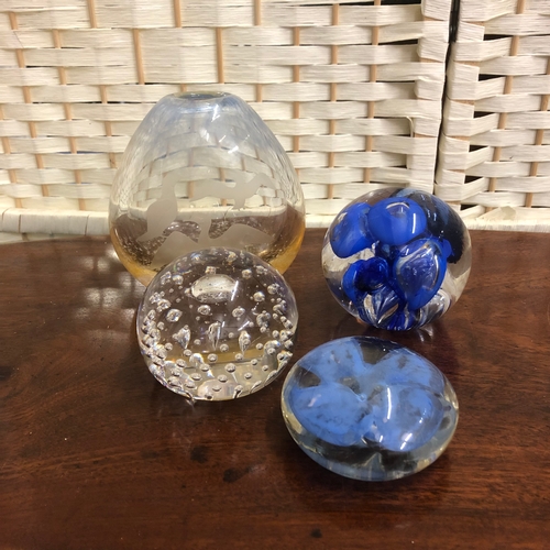 40 - Paperweights x 3 & Caithness Vase (engraved with birds)

Size of vase: 13cm tall