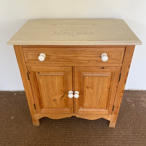 109 - Pine/Cream Topped Shabby Chic Small Cupboard

Size:
65cm x 36cm x 69cm