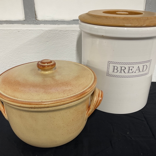 133 - Ceramic & Wooden Bread Bin & Ceramic Crockpot

Size:
Bread Bin 28cm Tall