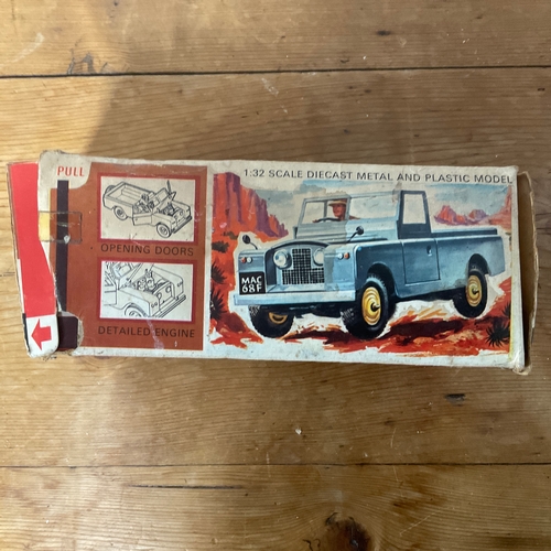 166 - Britains Models: Land Rover: Catalogue No: 9676 in Original Box