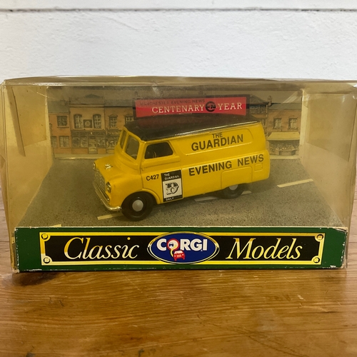 185 - Corgi Classic Models: x2
Bedford Ca Van 96900
Bedford CA Dormobile D982