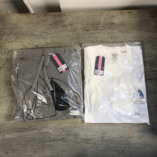 288 - Jack Wills Guernsey Hoodie & T-shirt 
(still in packaging & unchecked)

Size:
Hoodie 14
T-shirt Larg... 