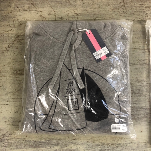 288 - Jack Wills Guernsey Hoodie & T-shirt 
(still in packaging & unchecked)

Size:
Hoodie 14
T-shirt Larg... 