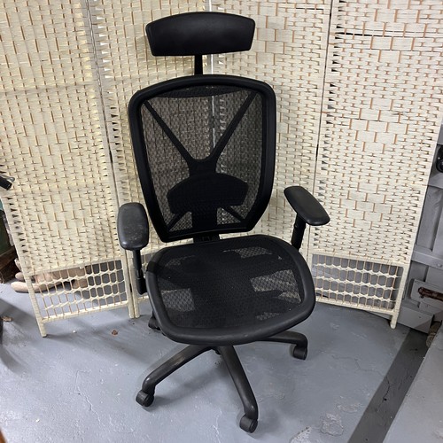 281 - Office Chair, Black, labeled 'Fluid Chair - F002857'