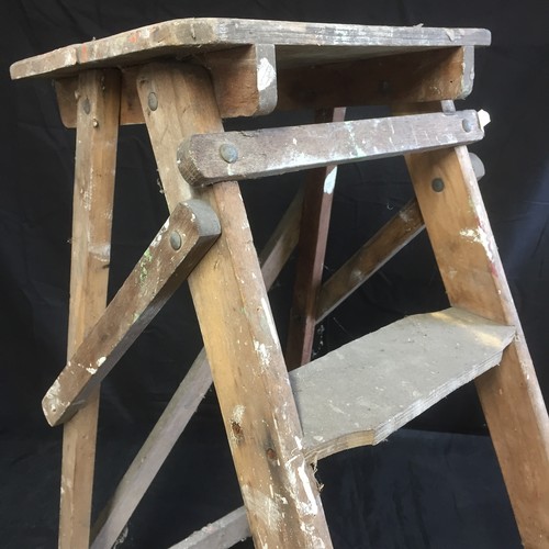 111 - Vintage Wooden Step Ladder.

Size 65cm tall