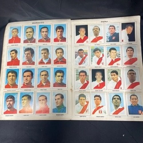 197 - World Cup Soccer Stars Mexico 70 Picture Card Album: Complete