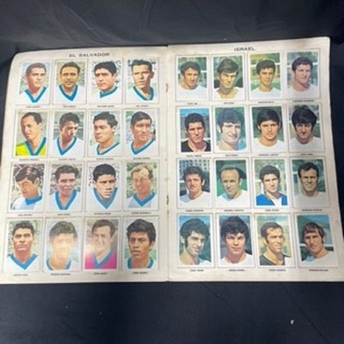 197 - World Cup Soccer Stars Mexico 70 Picture Card Album: Complete