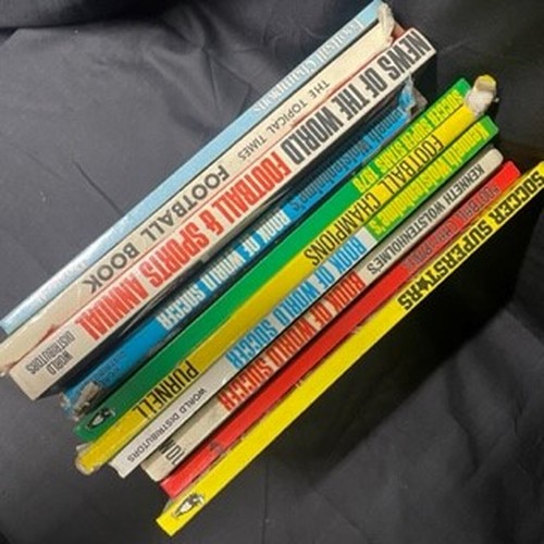 204 - A Collection of Football Books and Annuals
to include: Soccer Superstars, Football Champions, Kennet... 