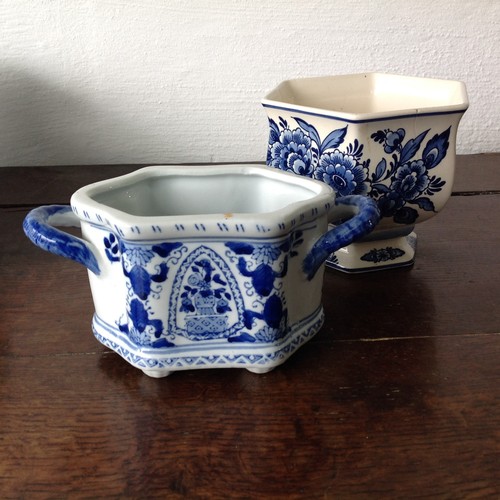 2 - Selection of Eleven Pottery Items - including Delft, Moyses Stevens, Royal Worcester Gold Lustre, Ke... 