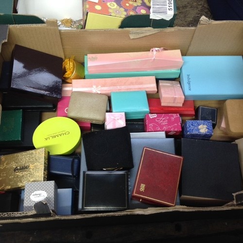 289 - Selection of Costume Jewellery in Boxes