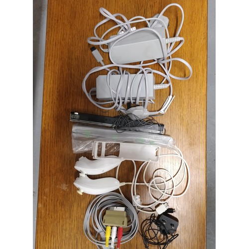 360 - Wii Console, Wii Games x 30, Wii Cables etc.
Wii Console - Untested
Wii Games x 30 - Untested
Wii Ca... 