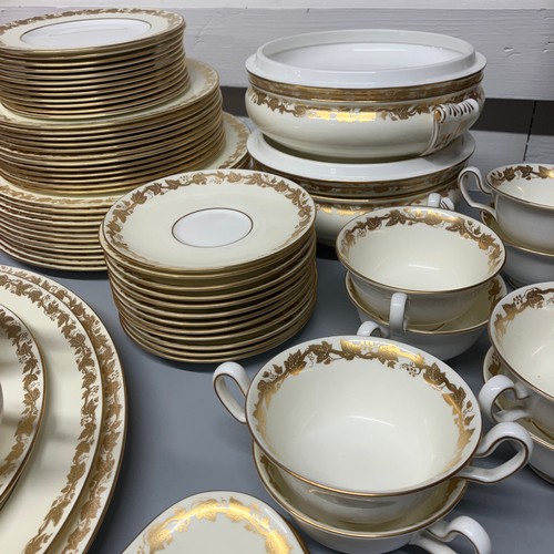 23 - Wedgwood Whitehall 12 Piece Dinner Service Gold, Ivory and White. 12 large plates 27cm, 12 medium pl... 