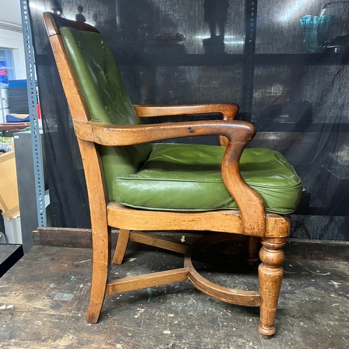 401 - Captains Chair, Mahogany with Green Leather Button Detail. 

Size: 59cm wide x 76cm deep x 95cm tall