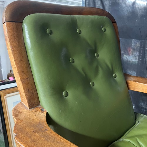 401 - Captains Chair, Mahogany with Green Leather Button Detail. 

Size: 59cm wide x 76cm deep x 95cm tall