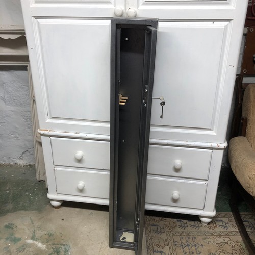 415 - Grey Gun Cabinet with Key