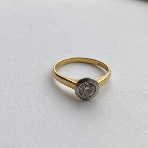 480 - Diamond Engagement Ring with 18ct Yellow Gold Band.

Weight 41pt.