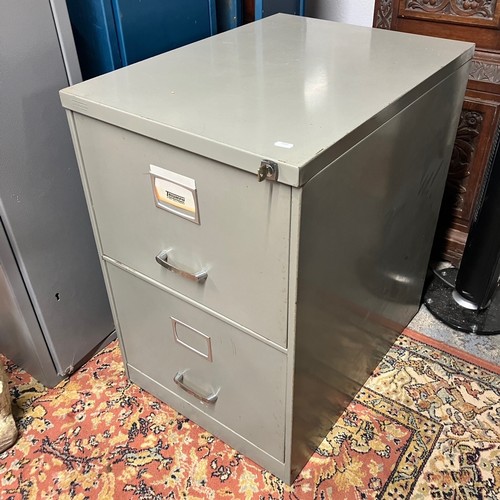 481 - Vintage 2 Draw Filing Cabinet with Key.

Size: 47cm Wide x 63cm Deep x 70cm High