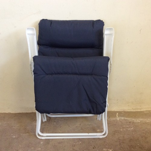 152 - Blue Folding Garden Lounge Chair.