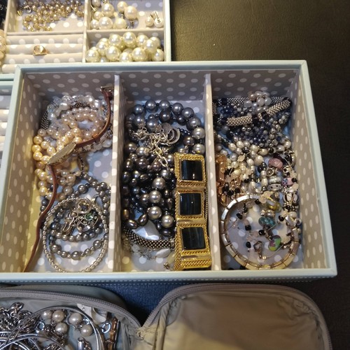 40 - Large selection of Costume Jewellery