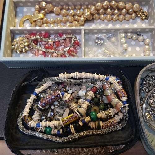 40 - Large selection of Costume Jewellery