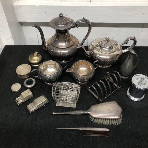 499 - A Selection of Silver & Plated Items.