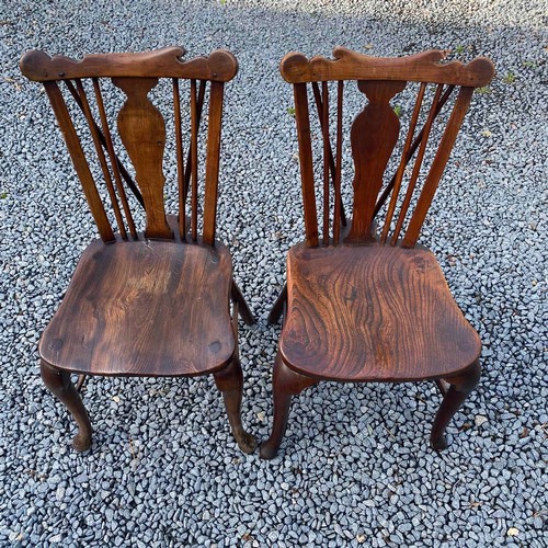 85 - Fine 18th Century Set of Eight Thames Valley Comb Back Windsor Chairs. Late 18th century, in fruitwo... 