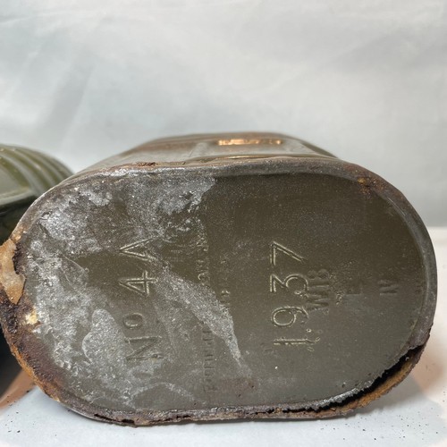 39 - World War II German Gas Mask Filter Tins x 2
Poor Condition