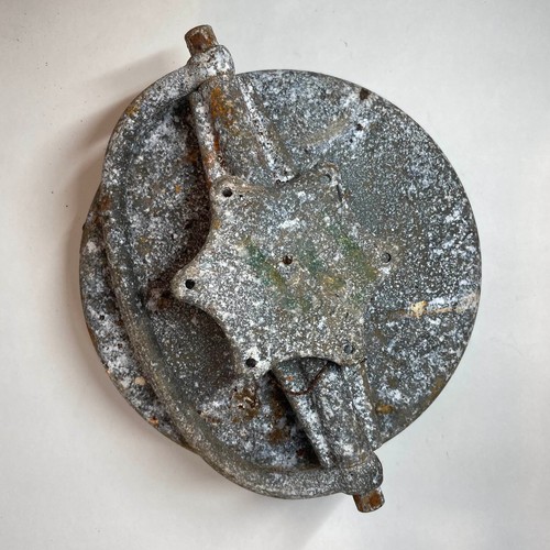 73 - World War II German Grenade Transport Tin Lid
Dated September 1943