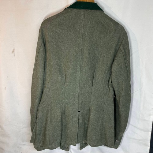 191 - World War II German Army Tunic

After extensive research we can't confirm if this item is genuine or... 