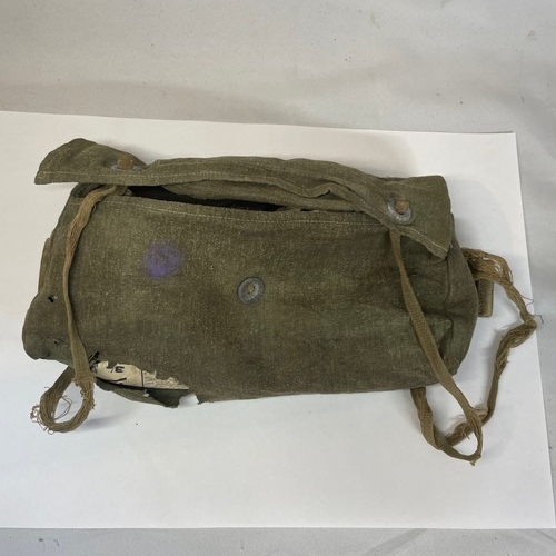 106 - World War II German Cloth Bag
Empty and in poor condition