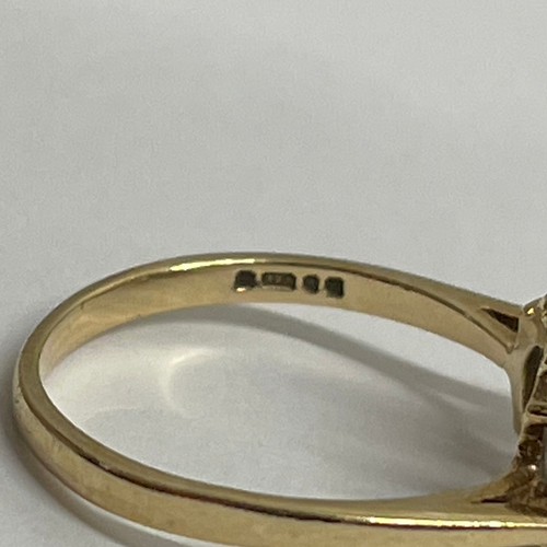 27 - 9ct Gold Ring Marked E.JLD

Total Weight: 2.8g