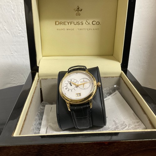 18 - Dreyfuss & Co Gents Watch. Boxed. 1946 Duo Timezone

Said to be in working order.