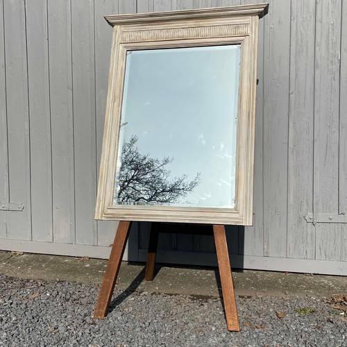 29 - Large Bevelled Framed Wooden Mirror On Easel/Stand.

Size: W:84cm H:150cm.