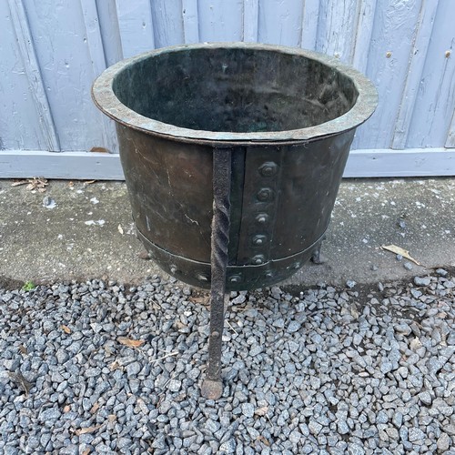 35 - Antique Large Riveted Copper Boiler.

Diameter:45cm H:47cm.