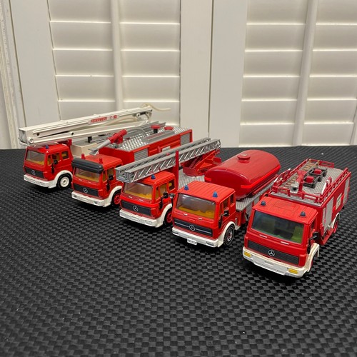 53 - A Selection Of 5 Siku Mercedes-Benz Diecast Fire Engines / Vehicles. Including a 3720 Feuerwehr. 

U... 