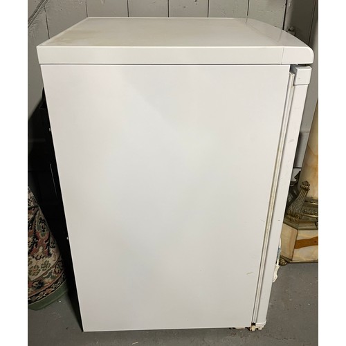 501 - Hotpoint Iced Diamond RLAAV21 Fridge 

W:54cm D:55.5cm H:85cm 

Appears To Be In Working Condition A... 