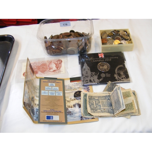 Various collectable coinage and notes