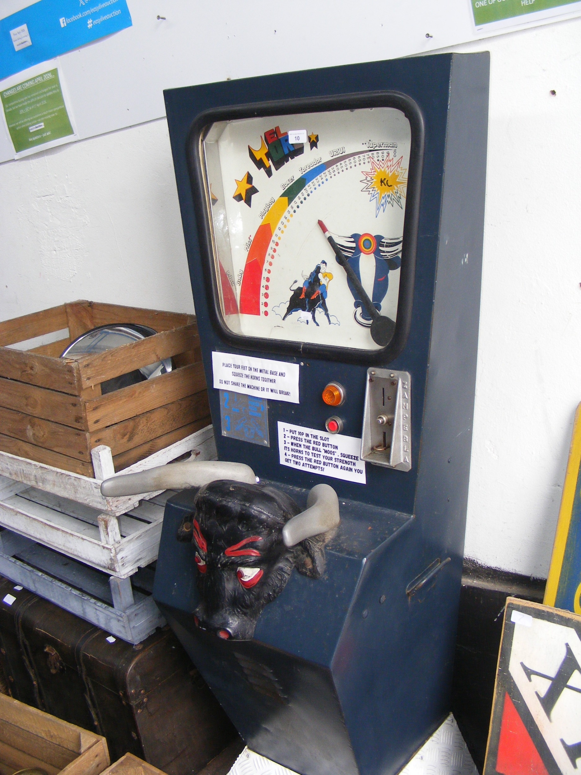 A vintage El Toro strength arcade machine