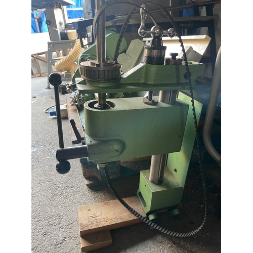 324 - Vintage Myford Diamond 10 Lathe 240v with attachments - Working