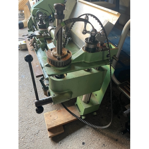 324 - Vintage Myford Diamond 10 Lathe 240v with attachments - Working