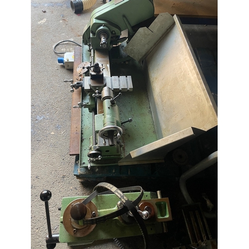324 - Vintage Myford Diamond 10 Lathe 240v with attachments - Working