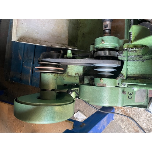 324 - Vintage Myford Diamond 10 Lathe 240v with attachments - Working