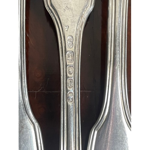 355 - Twenty English 19th century Chawner & Co - George William Adams sterling silver forks London 1848 - ... 