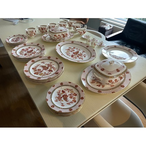 48 - 48 Piece Wedgwood Bone China Dinner Service Golden Cockerel