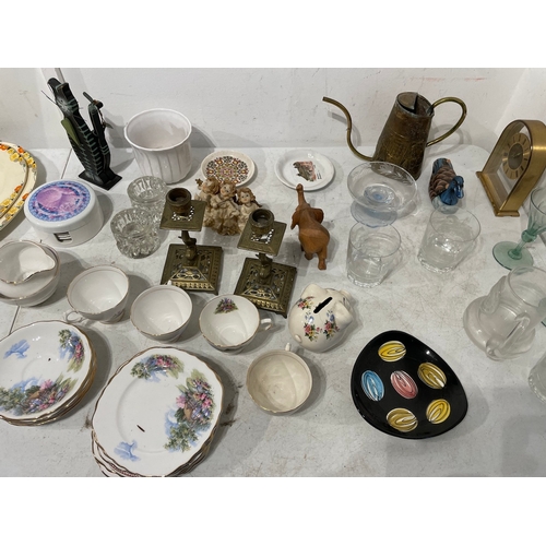 53 - Collection of Sundry china / Porcelain / Glassware