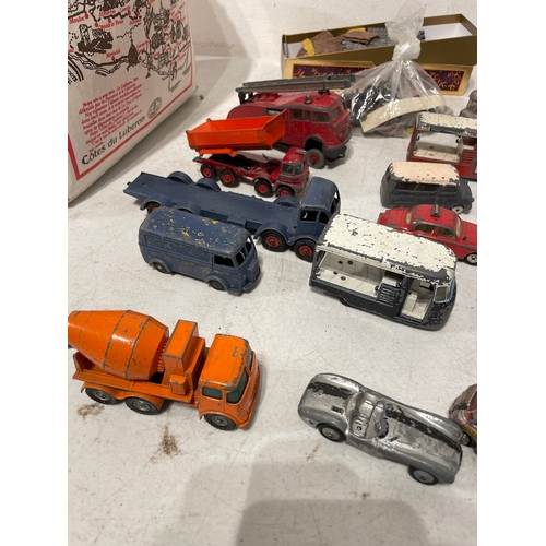 121 - Collection of played Dinky & Corgi Metal Transport, Haulage, Car Models + accessories -A/F