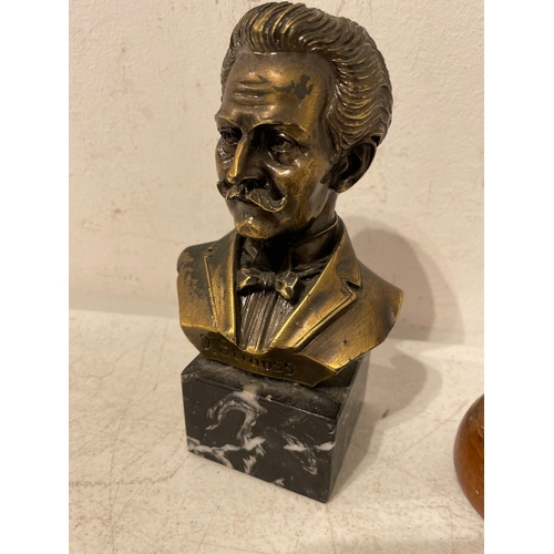 87 - Four Busts Collectables