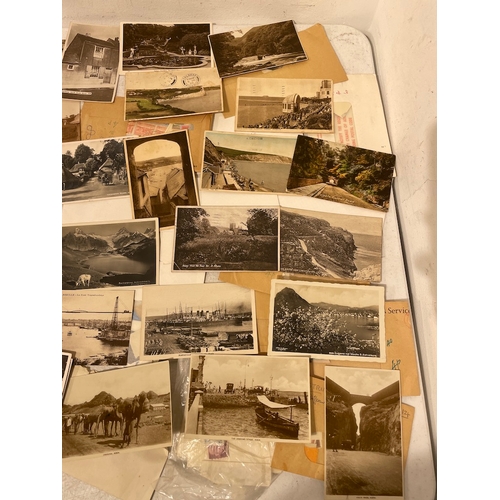 100 - Collection of 20th century postcards , black and white photographs + collection of various loose sta... 