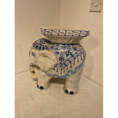 61 - Vintage Porcelaine Elephant Plant Stand - a/f 41cm x 39cm