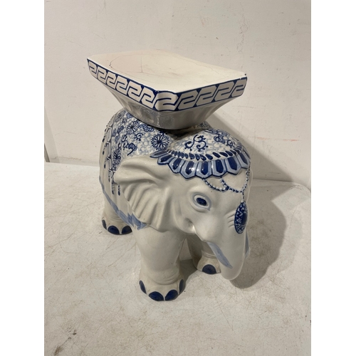 61 - Vintage Porcelaine Elephant Plant Stand - a/f 41cm x 39cm